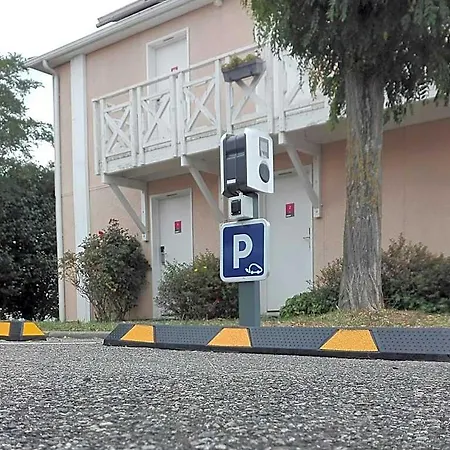 Hotel Fasthotel Toulouse Aeroport 2*