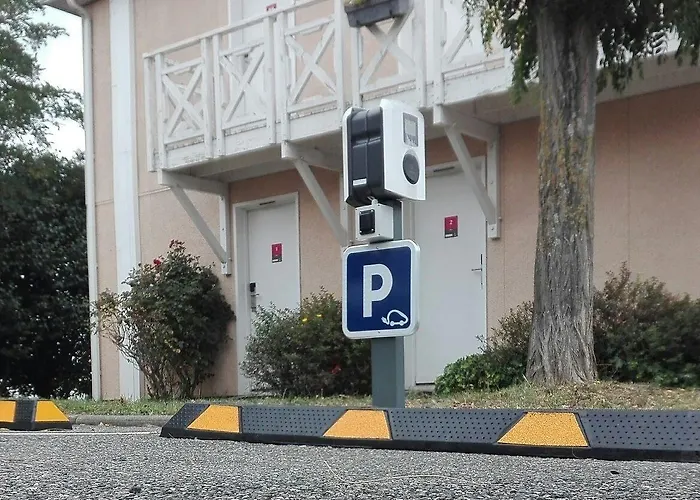 Fasthotel Toulouse Aeroport Отель Бланьяк