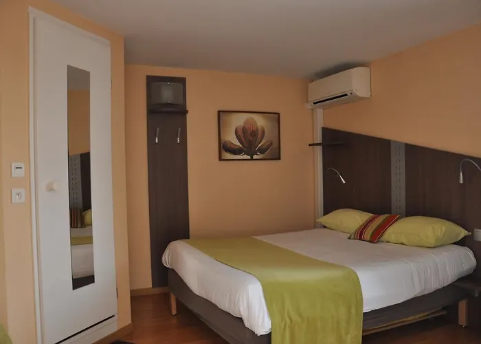 Fasthotel Toulouse Aeroport Отель 2*